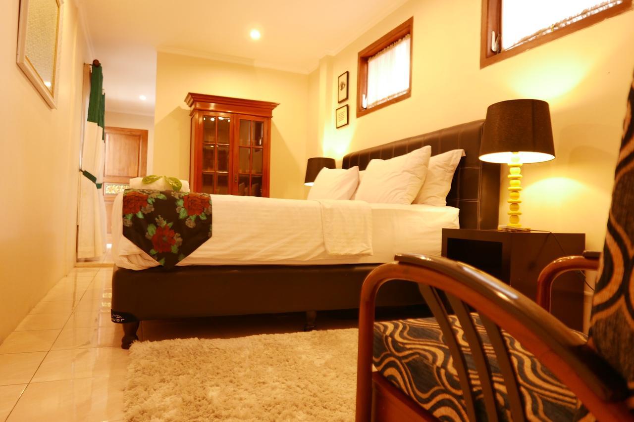 Ciwulan 36 Guest House Bandung Exterior foto