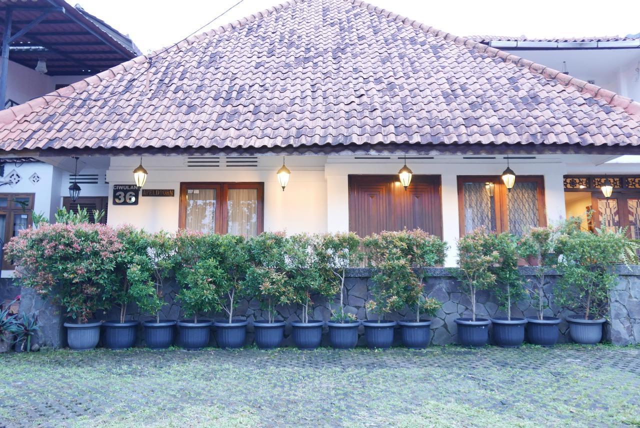 Ciwulan 36 Guest House Bandung Exterior foto