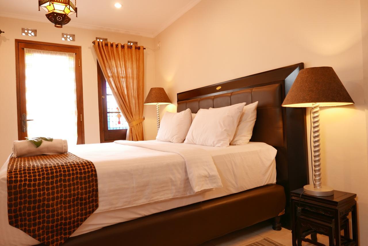 Ciwulan 36 Guest House Bandung Exterior foto