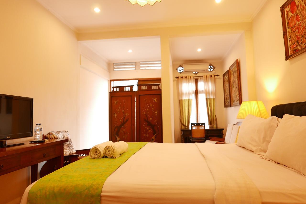 Ciwulan 36 Guest House Bandung Exterior foto